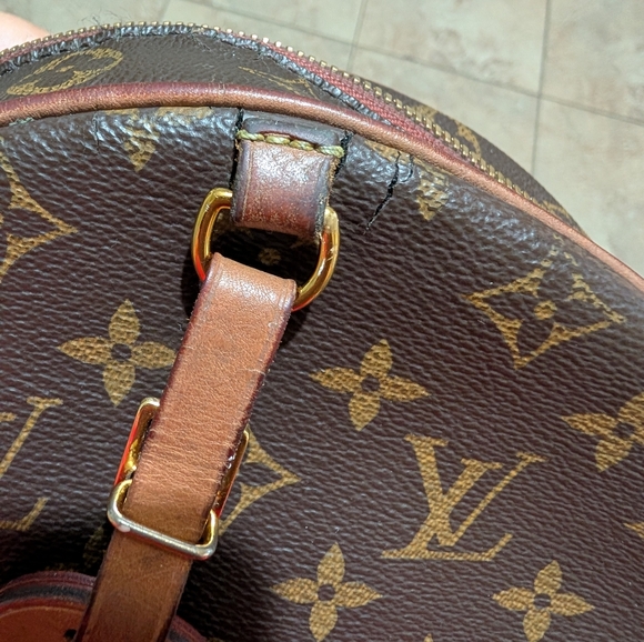 Louis Vuitton Crossbody Bag - Picture 10 of 12